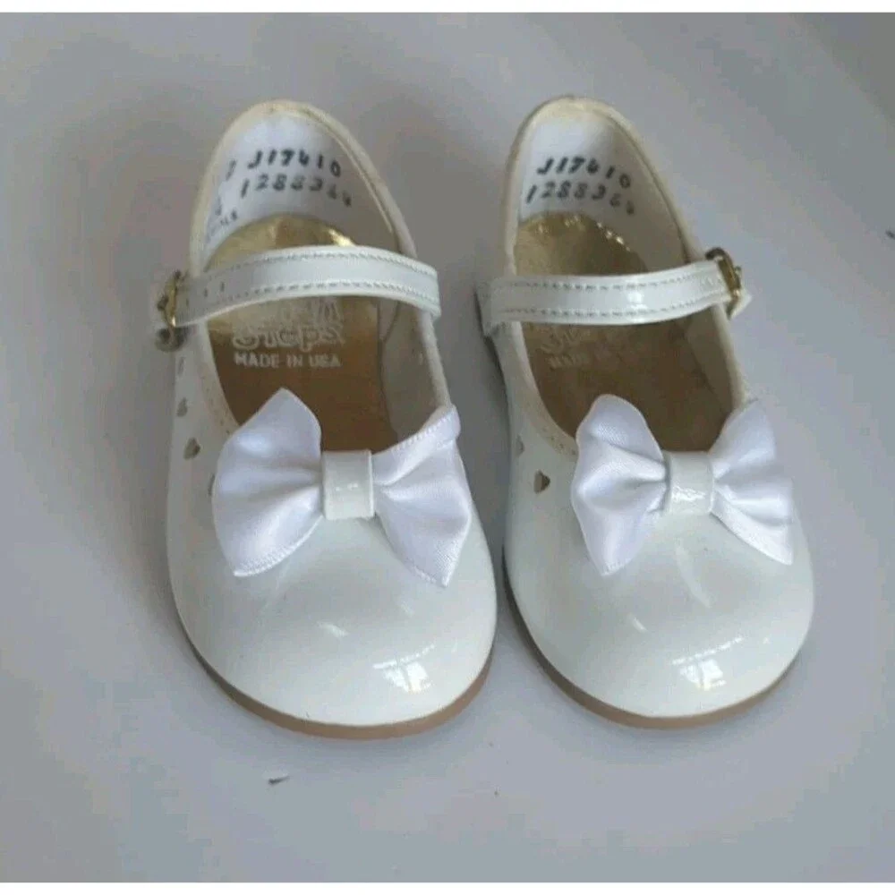 Small Steps Baby Girls  Sz 3 Ivory Patent Leather Mary Jane Bow Shoes Heart USA